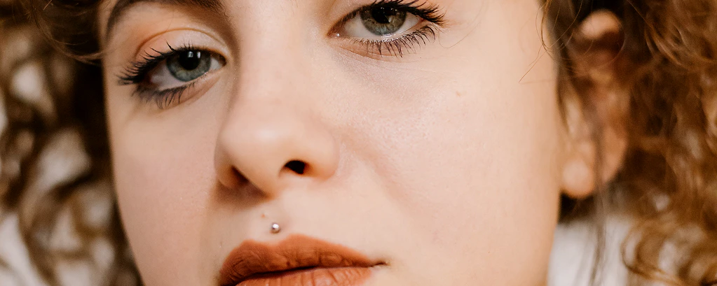 Schmuck für Lippenpiercings