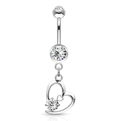Bauchnabelpiercing mit einem Herz und Steinen