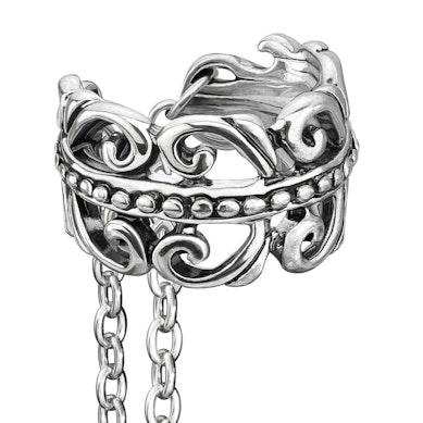 Earcuff mit keltischen Herzen und einer Kette