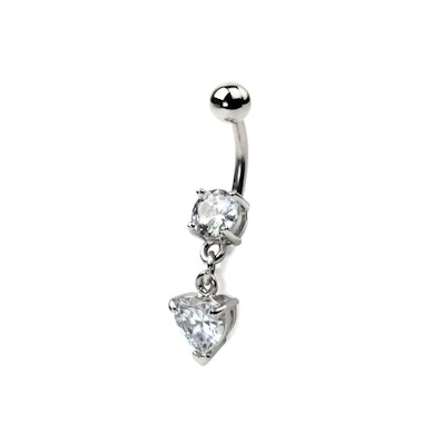 Bauchnabelpiercing mit Herzstein-Anhänger