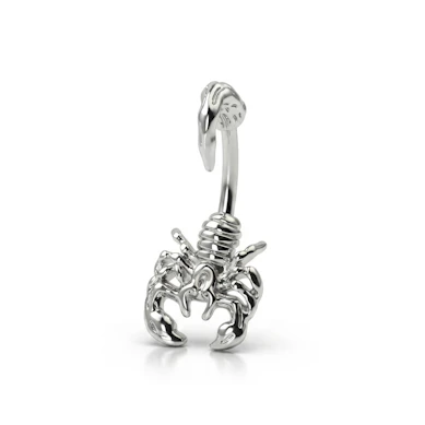 Bauchnabelpiercing mit einem Skorpion