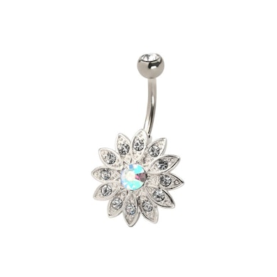 Bauchnabelpiercing mit einer großen Blume