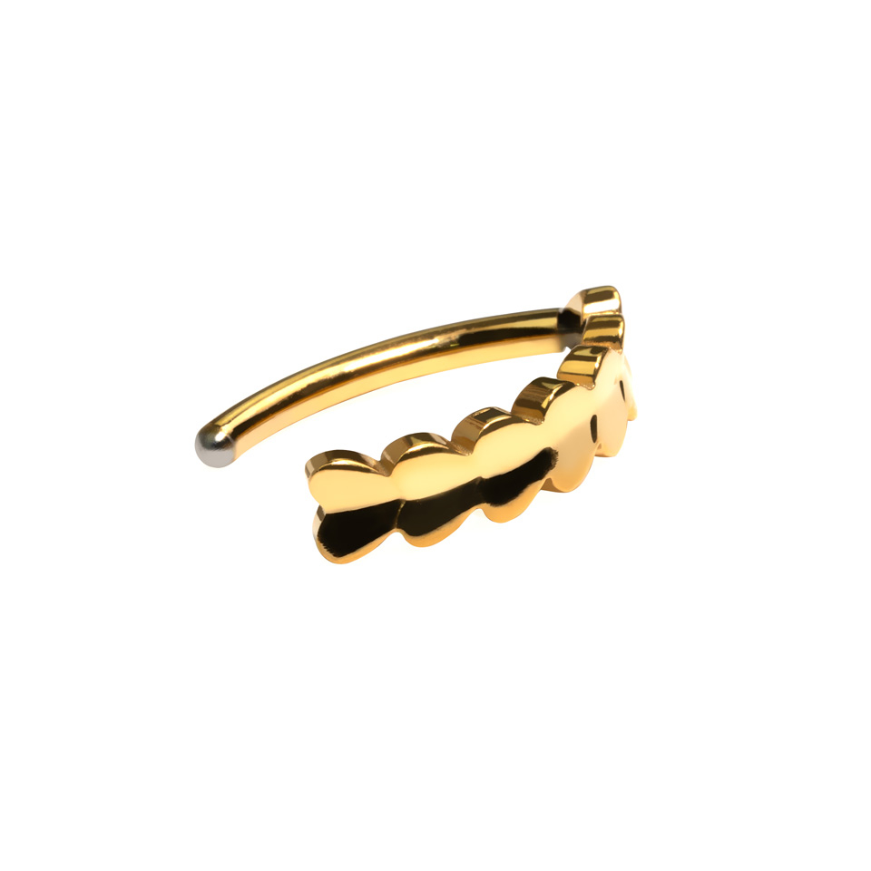 Bauchnabelklicker aus Titan mit Herzen