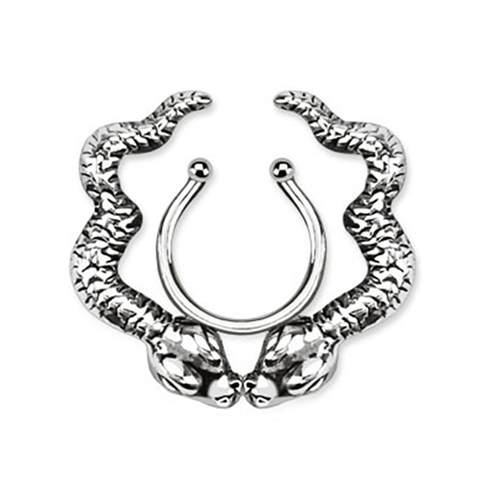 Fake Brustpiercing mit Schlangen