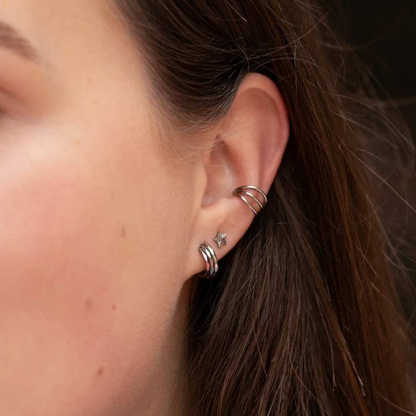 Sternförmiges Titan-Labret mit strukturiertem Design