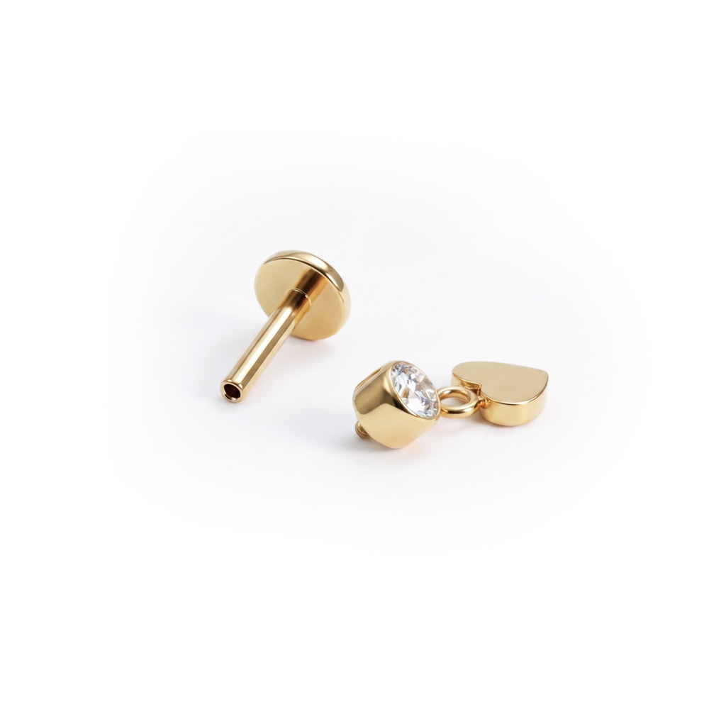 Titan-Labret mit Herzanhänger