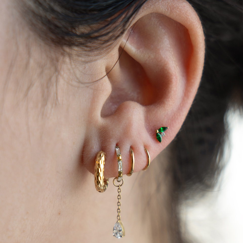 Titanring mit Baguette-Schliff-Steinen