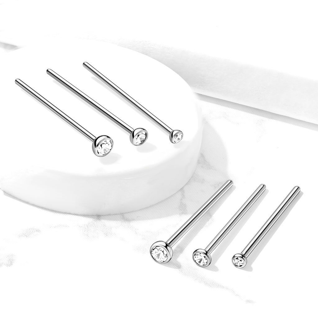 Fish Tail Nasenpiercing aus Titan mit eingefasstem Stein