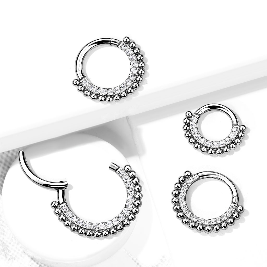 Scharnierring aus Titan mit Edelsteinen und kleinen Perlen